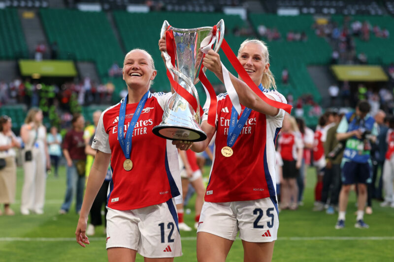 Stina Blackstenius : L'Héroïne de la Finale de Ligue des Champions et Son Absence en Sélection