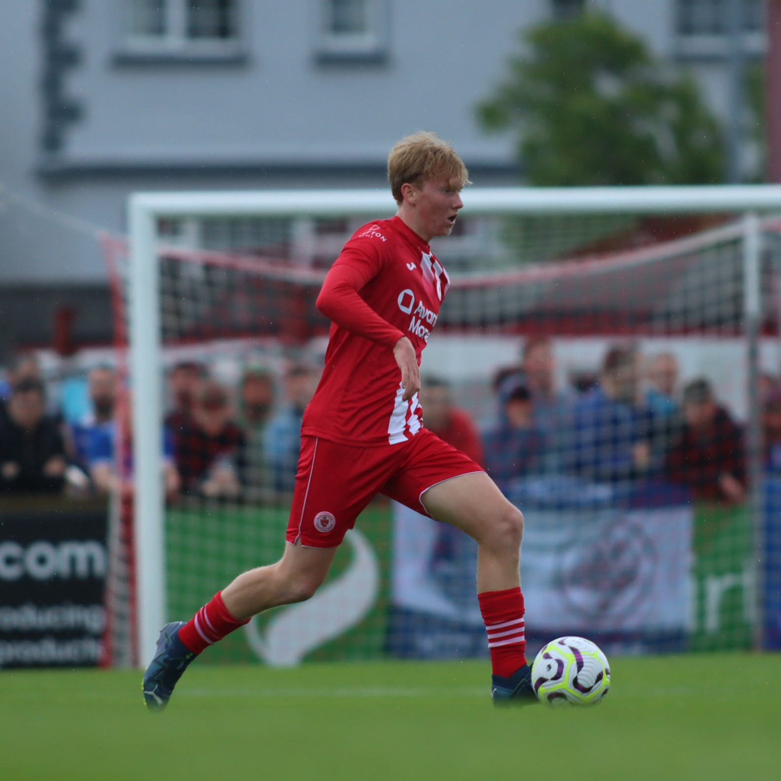 Retour d'Henry Francis : L'étoile fugace des Gunners après un prêt court à Sligo Rovers