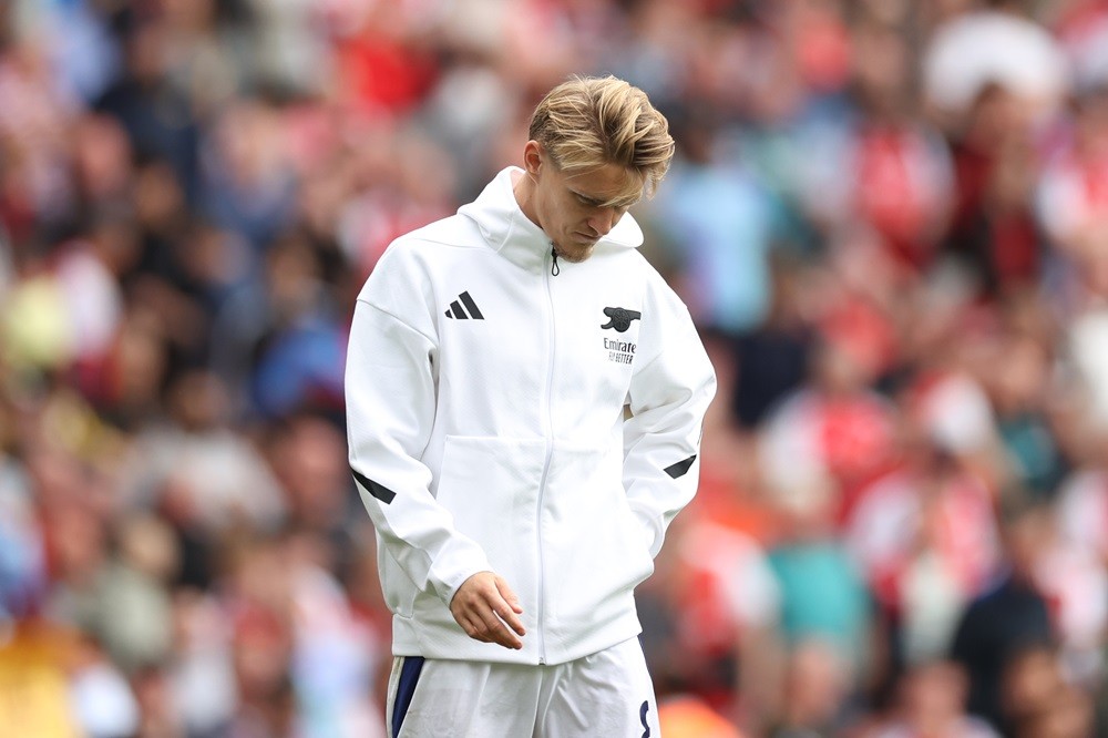 Martin Odegaard : Une Blessure qui Fait Trembler l'Arsenal FC